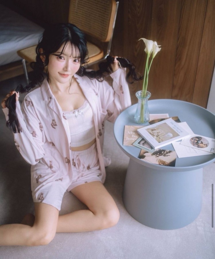 儿子双飞妈妈和女儿的小说,今天免费高清视频观看